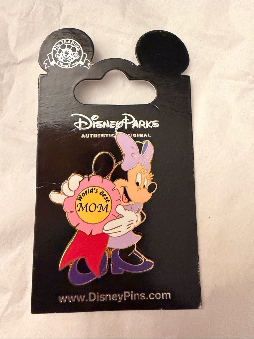 New - Disney Parks Minnie Mouse "World's Best Mom" Trading Pin  - 2009